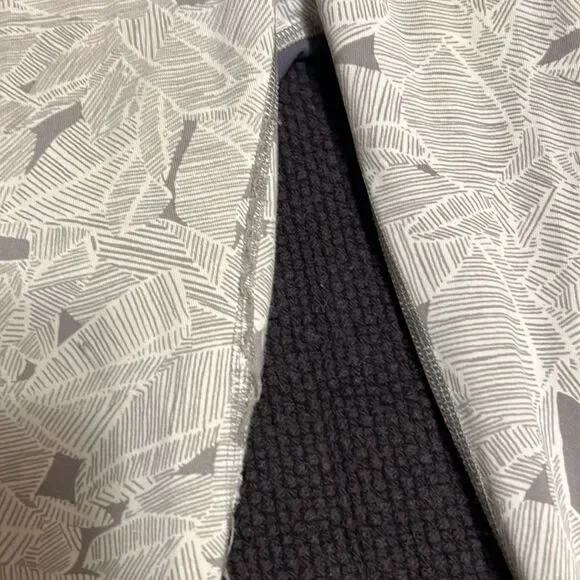 Athleta Capri Tights with Pockets! - Picture 7 of 9